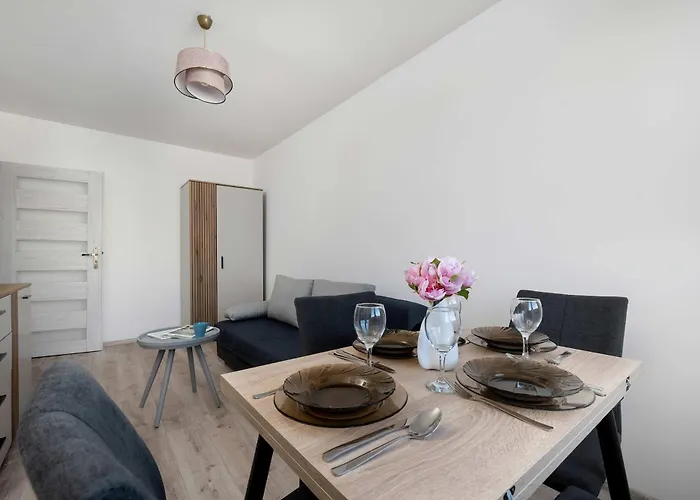 Bright 2-bedroom With Bathtub, Remote Work By Renters Wrocław