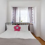 Bright 2-bedroom With Bathtub, Remote Work By Renters Apartment Breslau