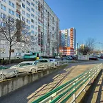 Bright 2-bedroom With Bathtub, Remote Work By Renters Apartment *
