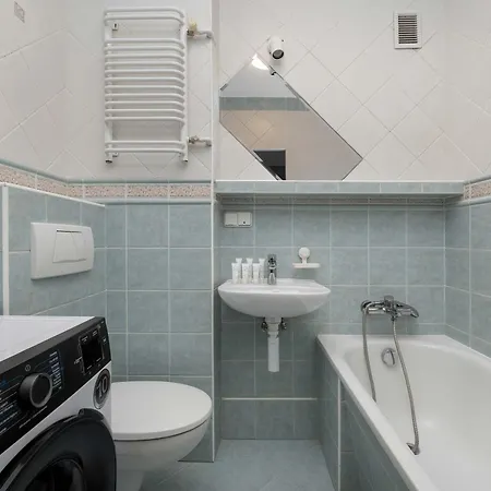 Bright 2-bedroom With Bathtub, Remote Work By Renters شقة *