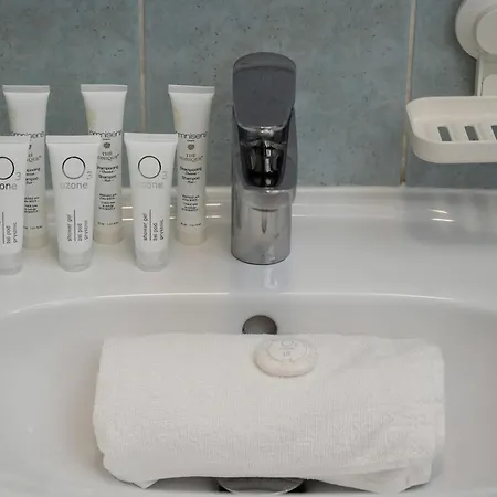 Bright 2-bedroom With Bathtub, Remote Work By Renters شقة