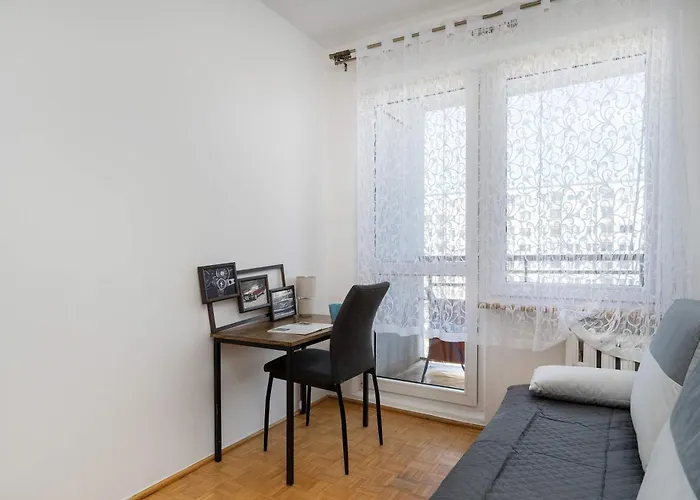 Bright 2-bedroom With Bathtub, Remote Work By Renters * Wroclaw